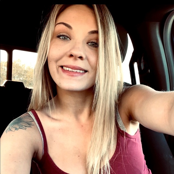 Meet your Posher, Taylor - Picture 1 of 1